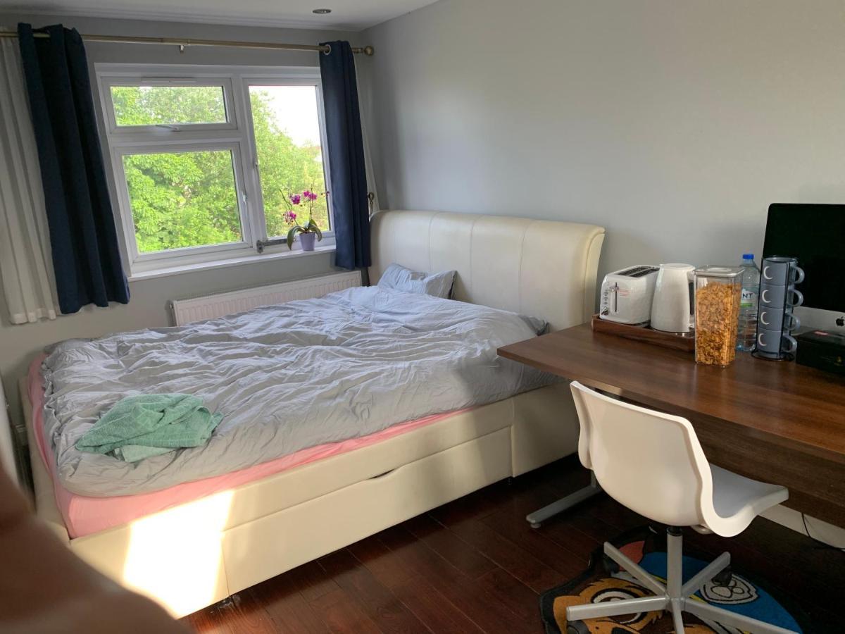 Baoyan Bed & Breakfast London Exterior photo